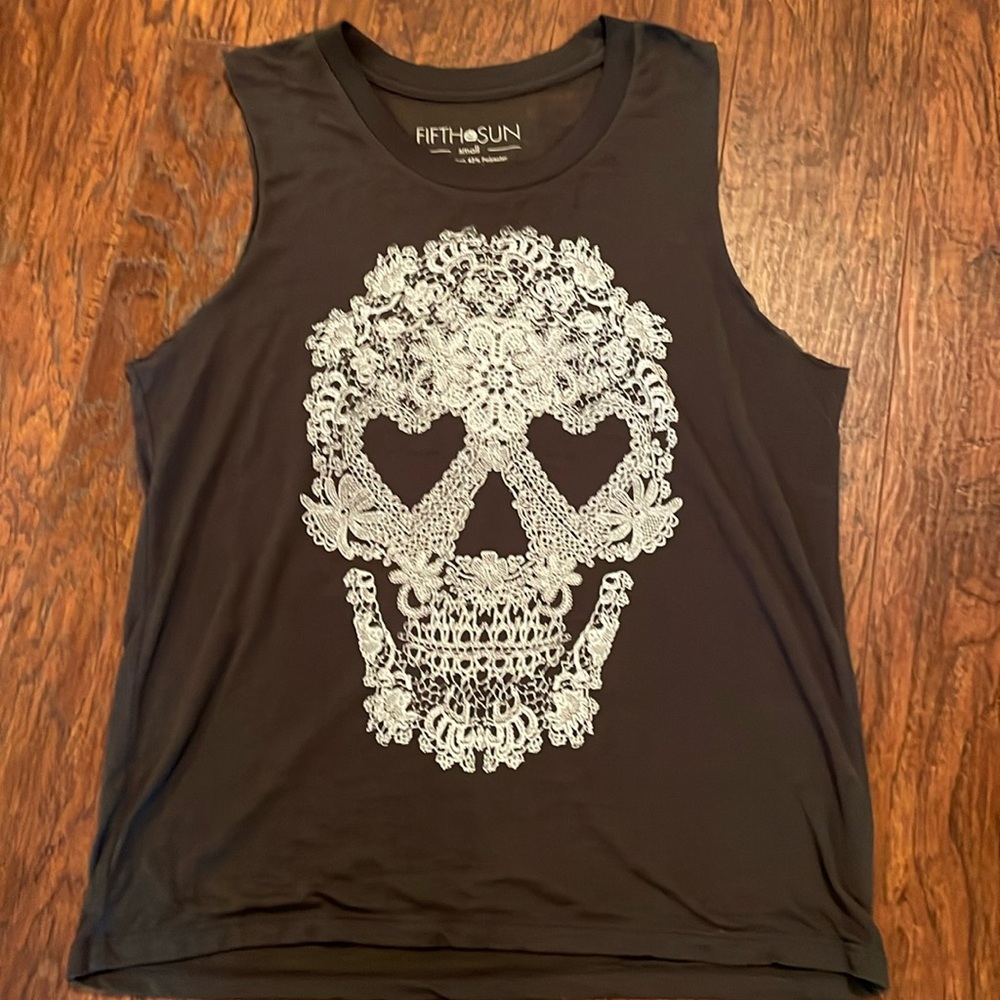 Fifth Sun tank 🌟4 for 15